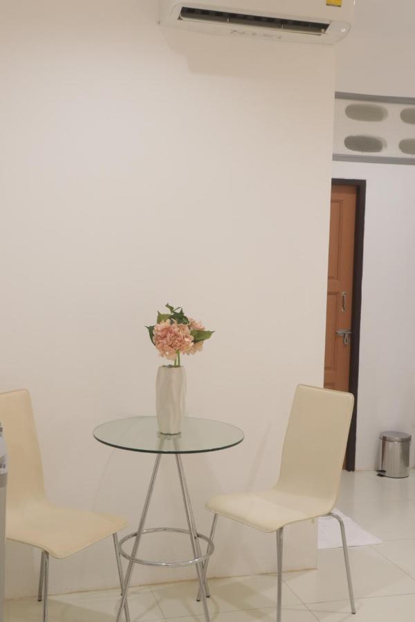 ตะวันแมนชั่น Apartment Ban Na Khua Екстериор снимка