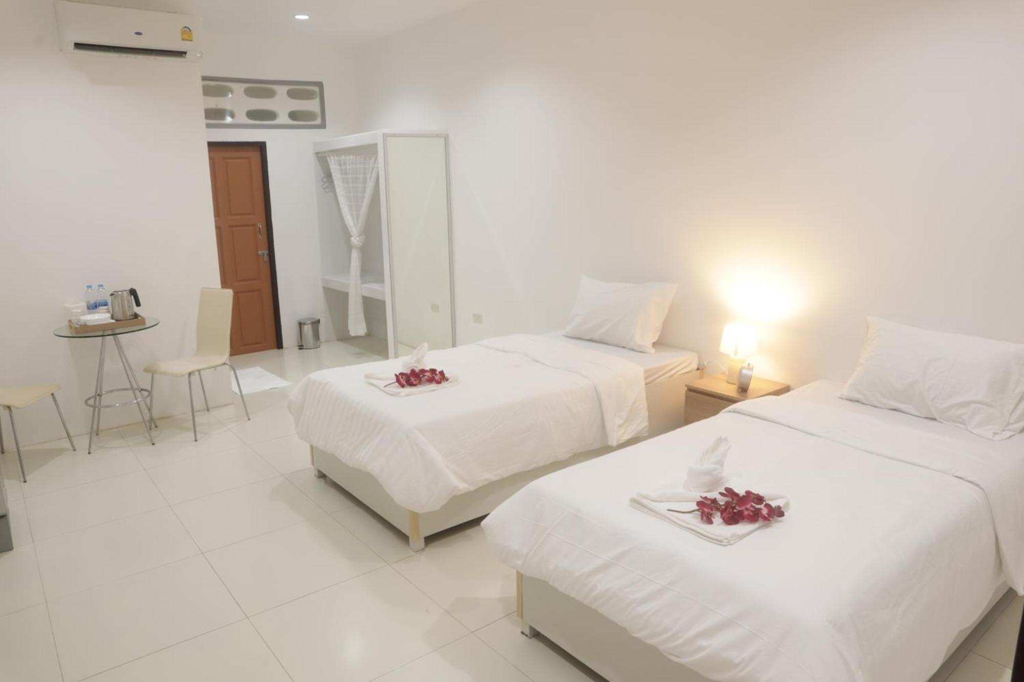 ตะวันแมนชั่น Apartment Ban Na Khua Екстериор снимка